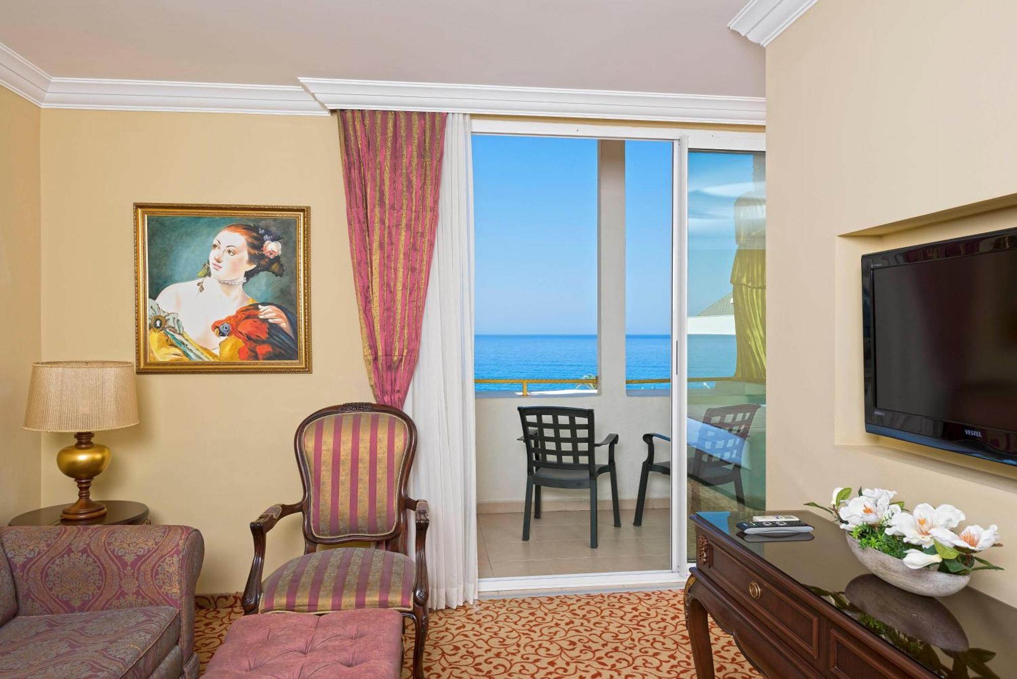 מלון Antique Palace Museum (adults Only) 5*